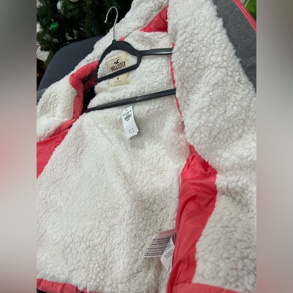 Hollister coral and White Sherpa-Lined Vest size M - Picture 6 of 6
